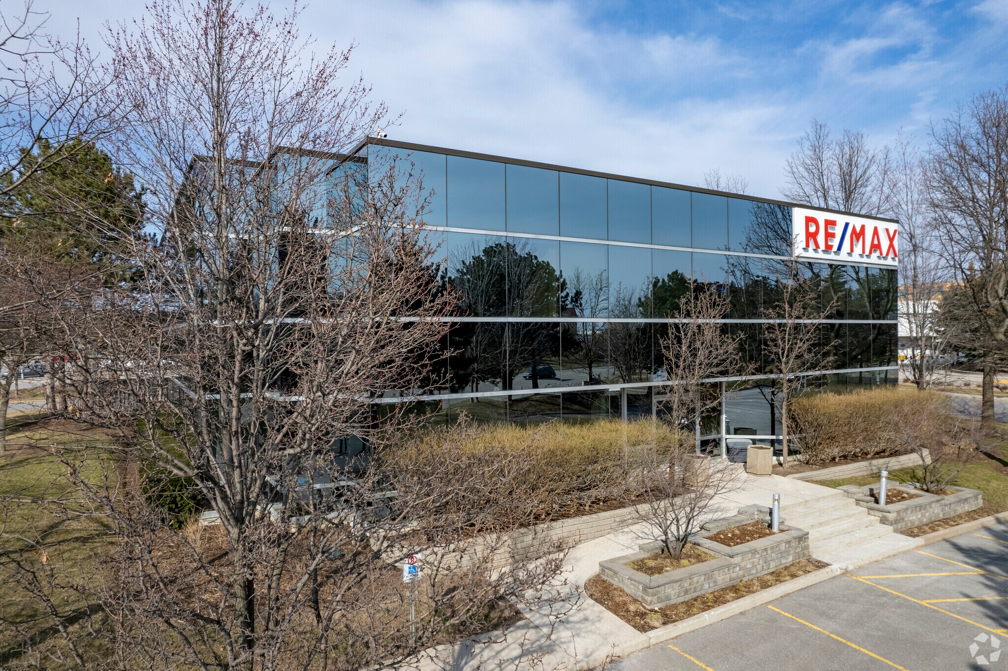 7101 Syntex Dr, Mississauga, ON à vendre Photo du bâtiment- Image 1 de 1