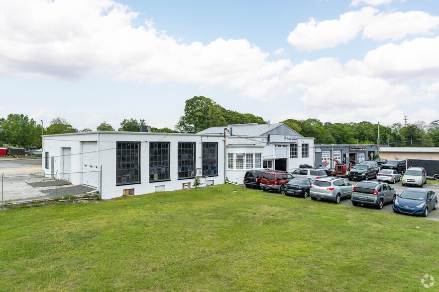 125 Middle Country Rd, Coram, NY for lease - Building Photo - Image 2 of 6