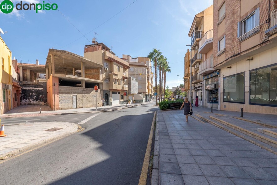 Calle Rambla de Capuchinos, 18, Motril, Granada for sale - Building Photo - Image 2 of 11