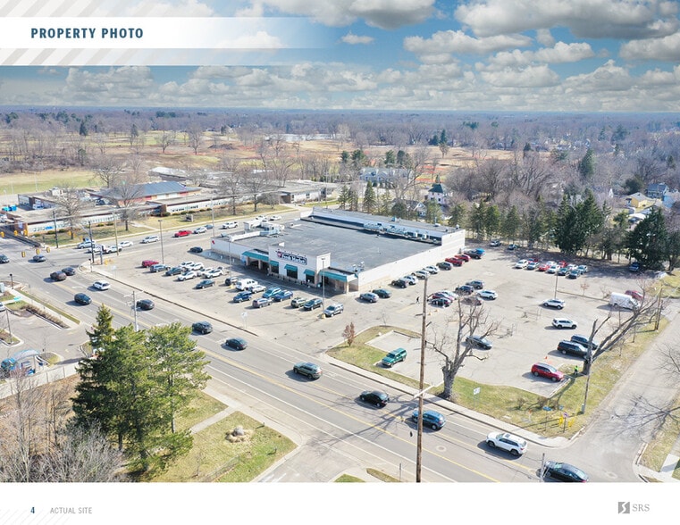 2103 Parkview Ave, Kalamazoo, MI for sale - Building Photo - Image 3 of 9