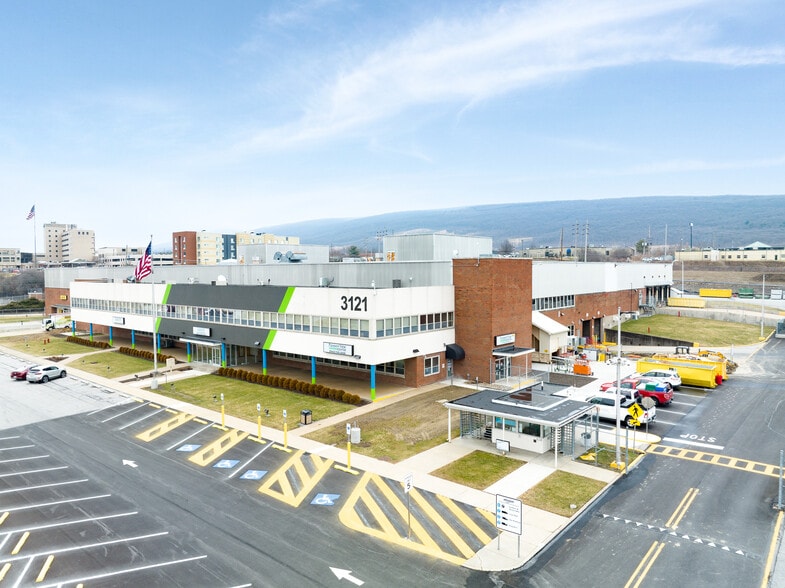 3121 Pleasant Valley Blvd, Altoona, PA for lease - Building Photo - Image 1 of 13