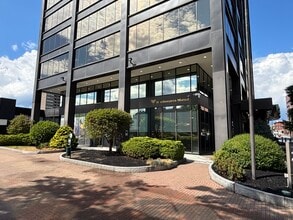 1000 Elm St, Manchester, NH for lease Interior Photo- Image 1 of 12