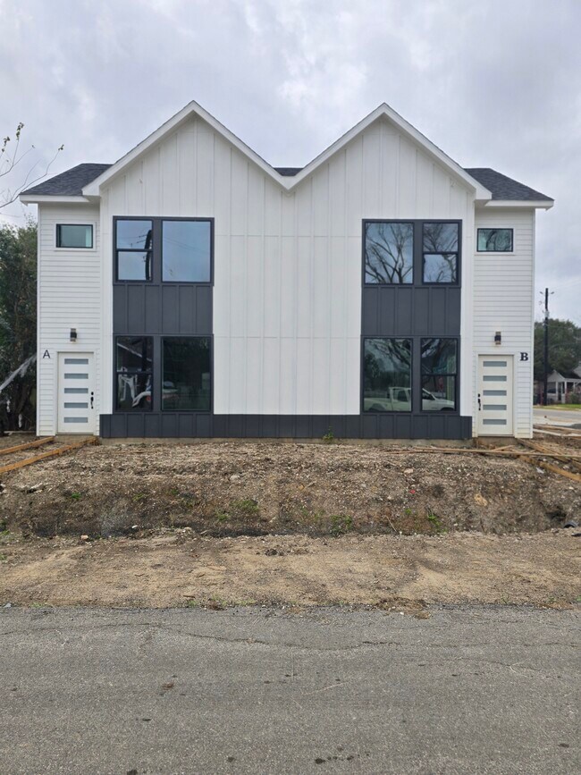 More details for 4501 Newberry St, Houston, TX - Multifamily for Sale