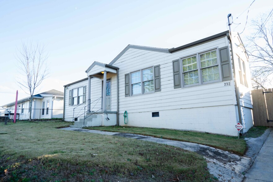 232 SE Powers Ferry Rd, Marietta, GA à vendre - Photo du bâtiment - Image 3 de 29