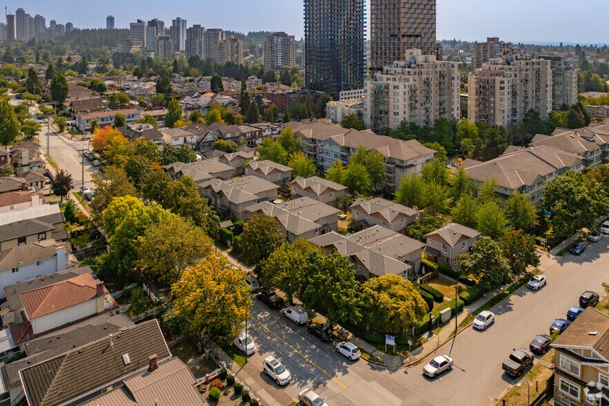 3430-3484 Wellington Ave, Vancouver, BC à vendre - Aérien - Image 2 de 2