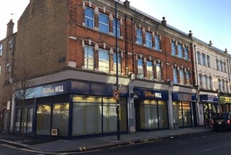 Plus de détails pour 51-55 High Rd, London - Vente au détail à louer