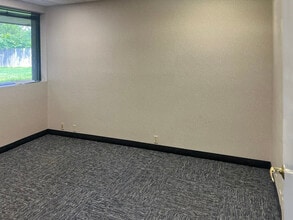 6800 78th Ave N, Brooklyn Park, MN for lease Interior Photo- Image 1 of 4