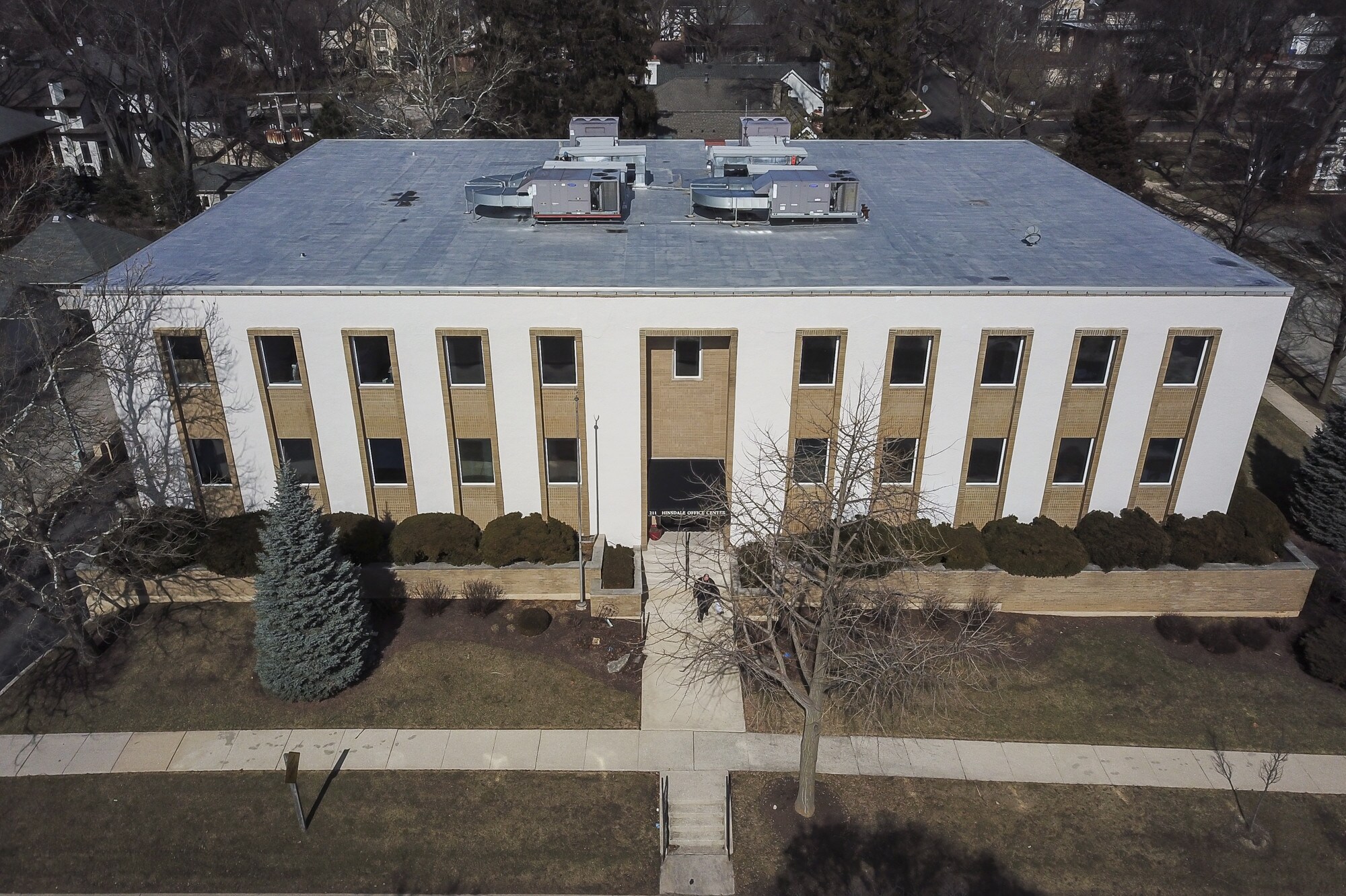 211 W Chicago Ave, Hinsdale, IL à louer Photo principale- Image 1 de 30