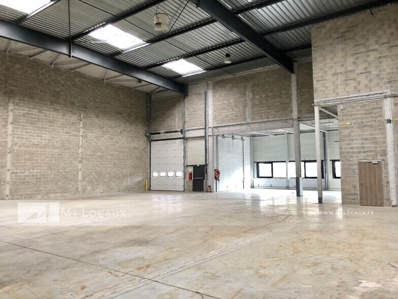 Industrial in La Courneuve for lease - Interior Photo - Image 3 of 6