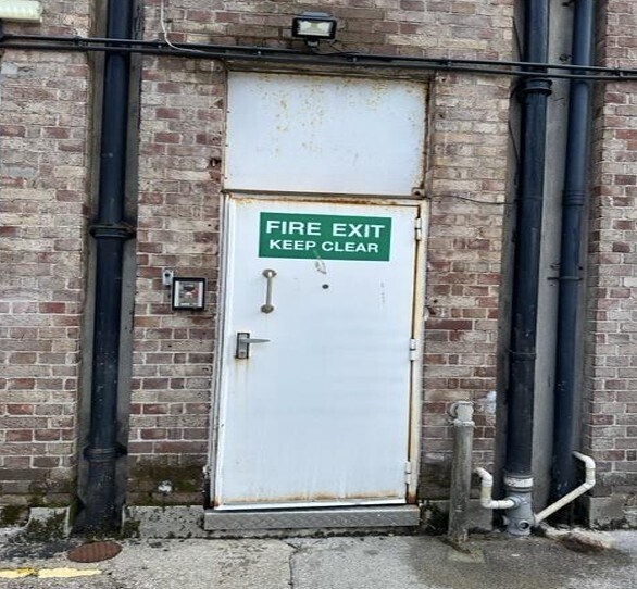 15-21 Old Town St, Plymouth à louer - Photo du bâtiment - Image 3 de 3