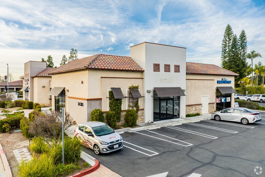 22942 Ridge Route Dr, Lake Forest, CA for sale - Primary Photo - Image 1 of 1