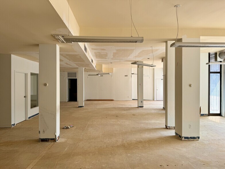 920 Boul De Maisonneuve E, Montréal, QC à vendre - Photo intérieure - Image 3 de 13