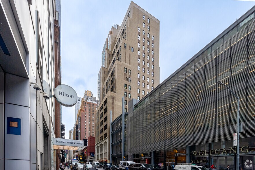 230 W 41st St, New York, NY for lease - Building Photo - Image 1 of 7