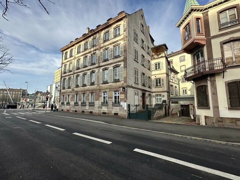 Bureau dans Strasbourg à louer - Photo du bâtiment - Image 1 de 9