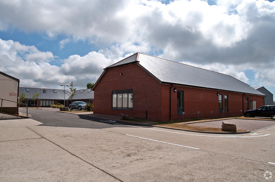 Vinnetrow Rd, Chichester for sale - Building Photo - Image 3 of 4