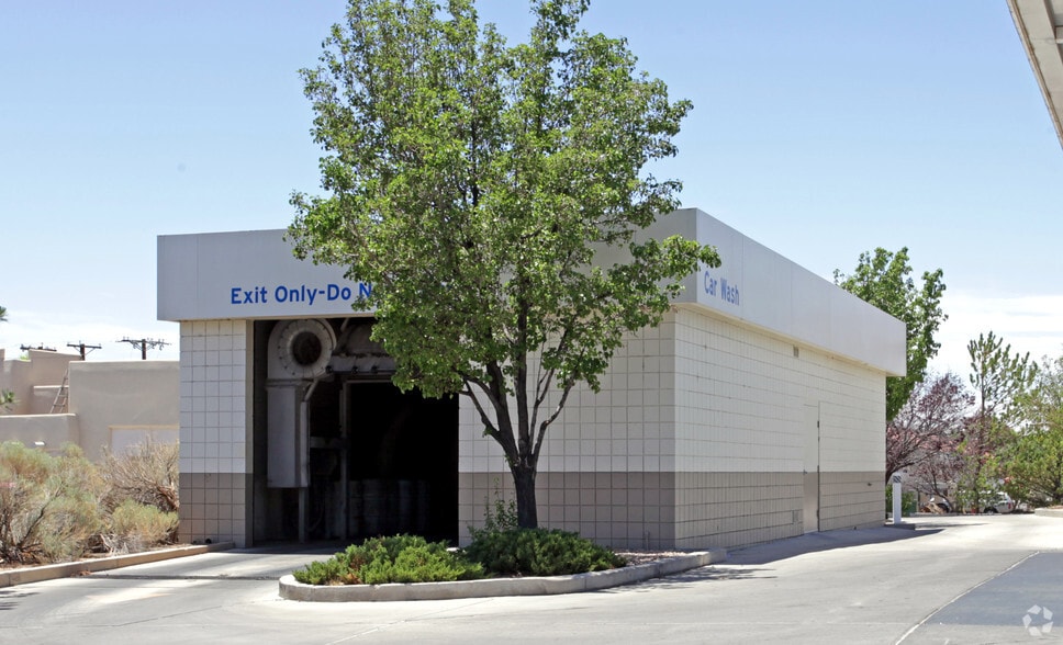 6940 Montgomery Blvd NE, Albuquerque, NM à louer - Photo du bâtiment - Image 3 de 4