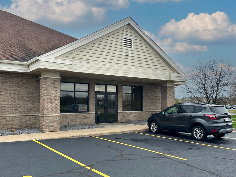 5709 Windy Dr, Stevens Point, WI à louer - Photo du bâtiment - Image 2 de 10