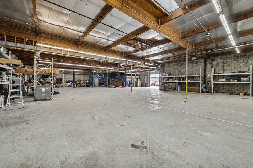 7407 Ethel Ave, North Hollywood, CA à louer - Photo du bâtiment - Image 3 de 6