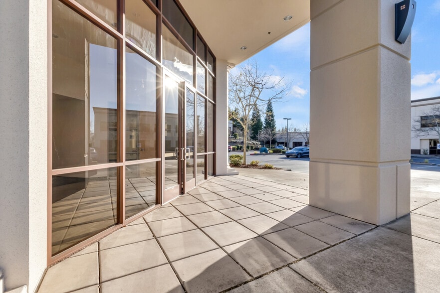 2206 Plaza Dr, Rocklin, CA for sale - Building Photo - Image 3 of 36
