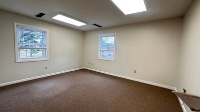 10 Gatehouse Rd, Amherst, MA à louer Photo intérieure- Image 1 de 1