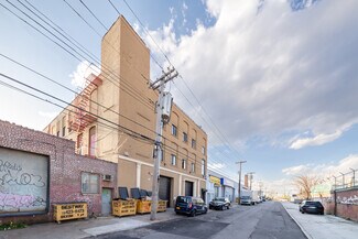 Plus de détails pour 1532 127th St, College Point, NY - Bureau à louer