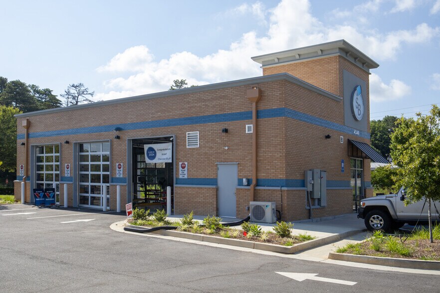 4049 Winder Hwy, Flowery Branch, GA à vendre - Photo du bâtiment - Image 2 de 5