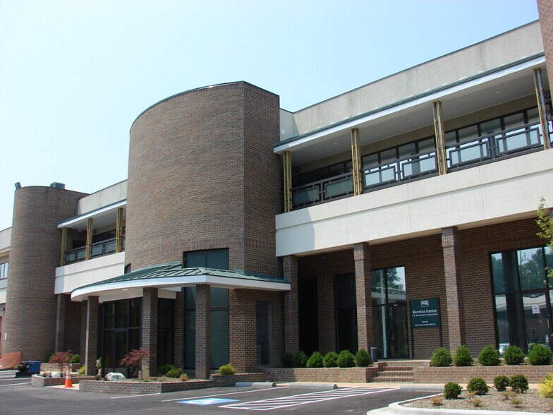 101 Catalpa Dr, La Plata, MD à louer - Photo du bâtiment - Image 2 de 4