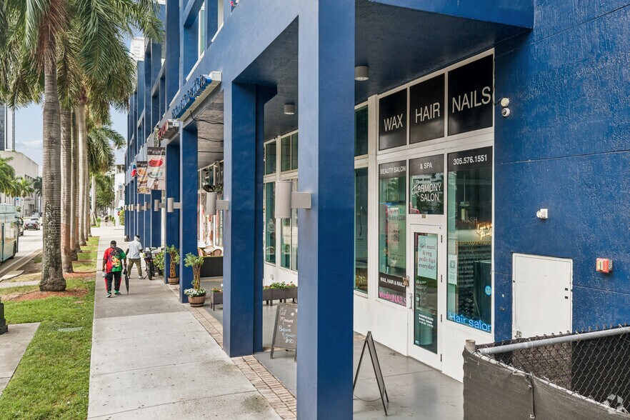275 NE 18th St, Miami, FL à louer - Photo du bâtiment - Image 3 de 22
