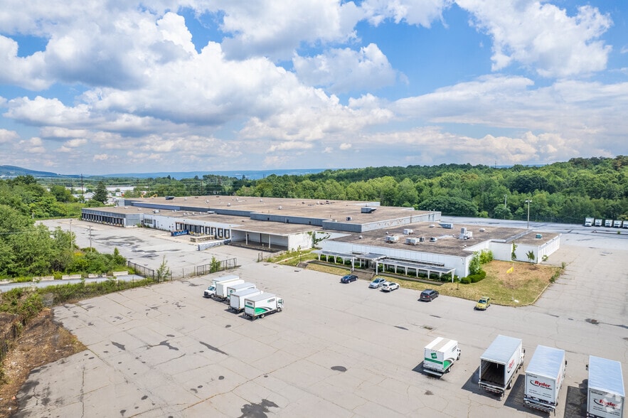 1000 N South Rd, Scranton, PA à louer - Photo du bâtiment - Image 3 de 18