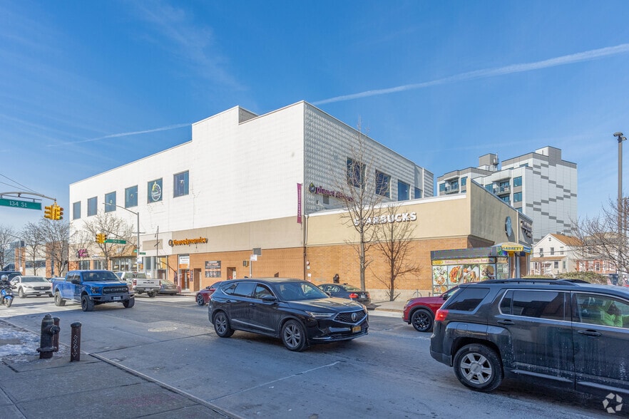 132-40 Metropolitan Ave, Jamaica, NY for lease - Building Photo - Image 2 of 21