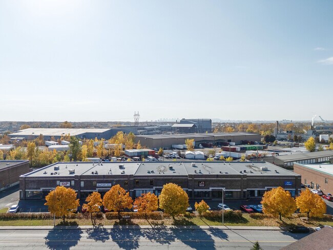 Plus de détails pour 908-926 Rue Jean-Neveu, Longueuil, QC - Industriel à louer