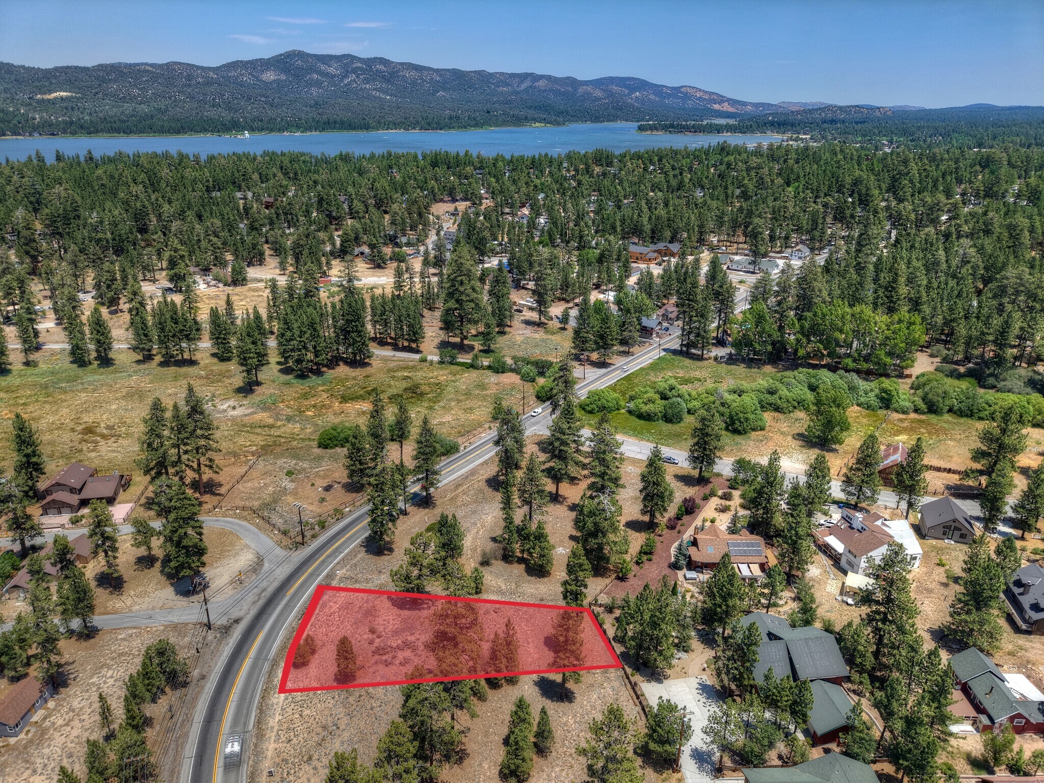 39799 Big Bear Blvd, Big Bear Lake, CA à vendre Photo du bâtiment- Image 1 de 17