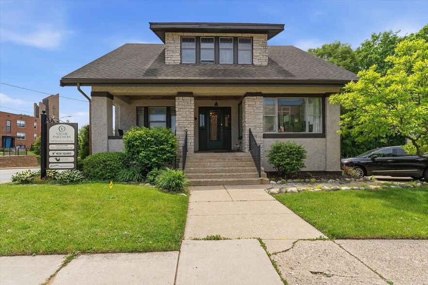 1028 E Colfax Ave, South Bend, IN à vendre - Photo du bâtiment - Image 1 de 30