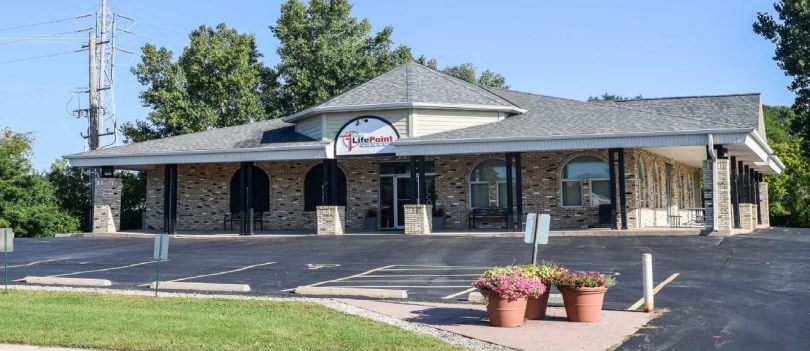 560 Bay View Rd, Mukwonago, WI à vendre - Photo du bâtiment - Image 2 de 11