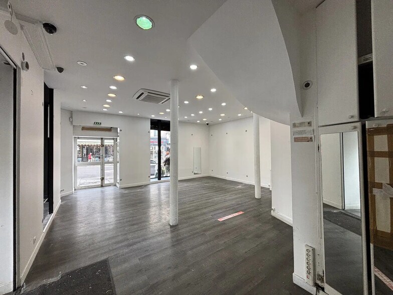 1 Boulevard Saint-Denis, Paris for lease - Interior Photo - Image 2 of 17