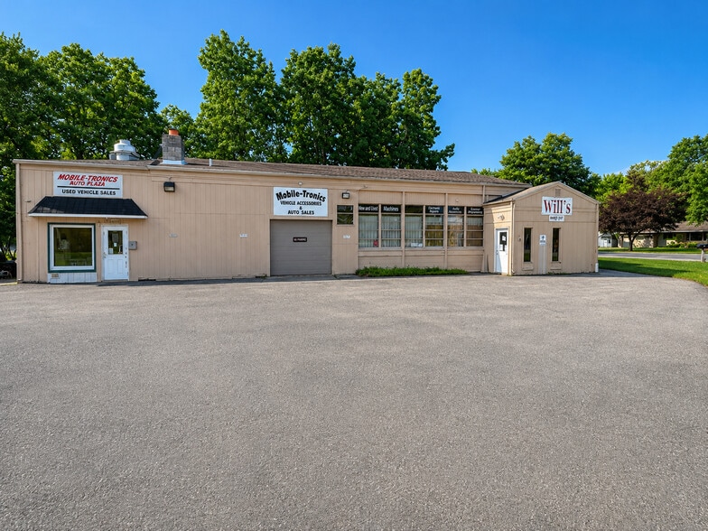 3980 Pine Grove Ave, Fort Gratiot, MI for sale - Building Photo - Image 2 of 4