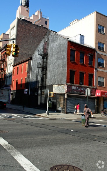 57 Ludlow St, New York, NY à vendre - Photo du bâtiment - Image 2 de 11