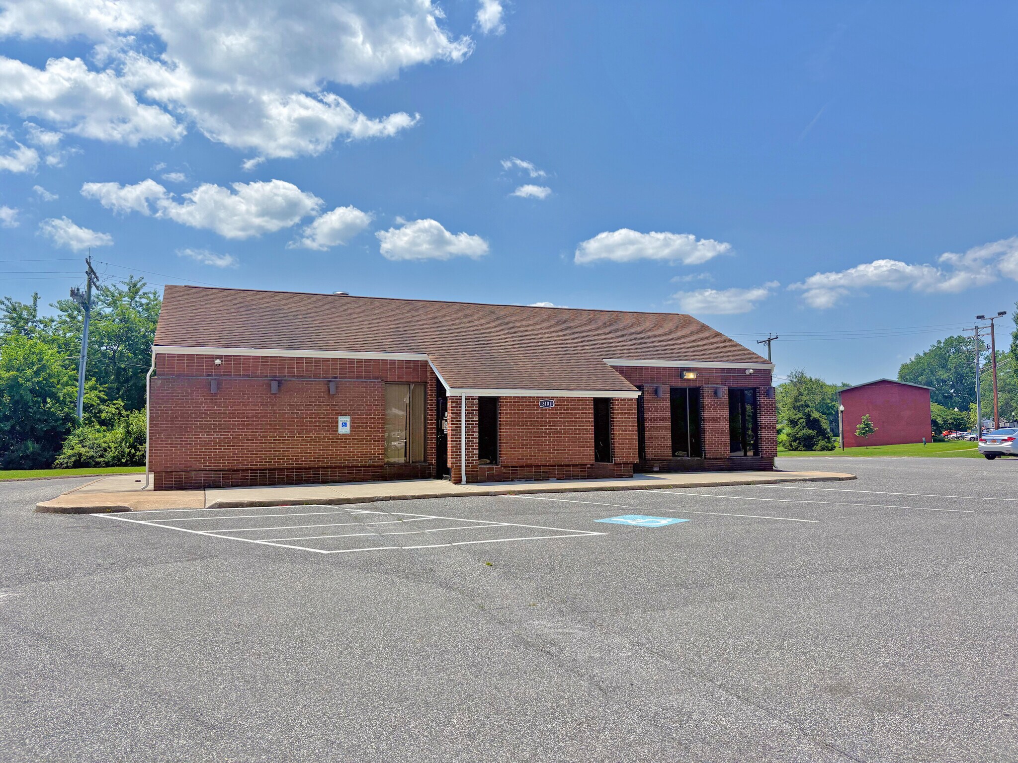3101 North Point Rd, Dundalk, MD à vendre Photo du bâtiment- Image 1 de 6