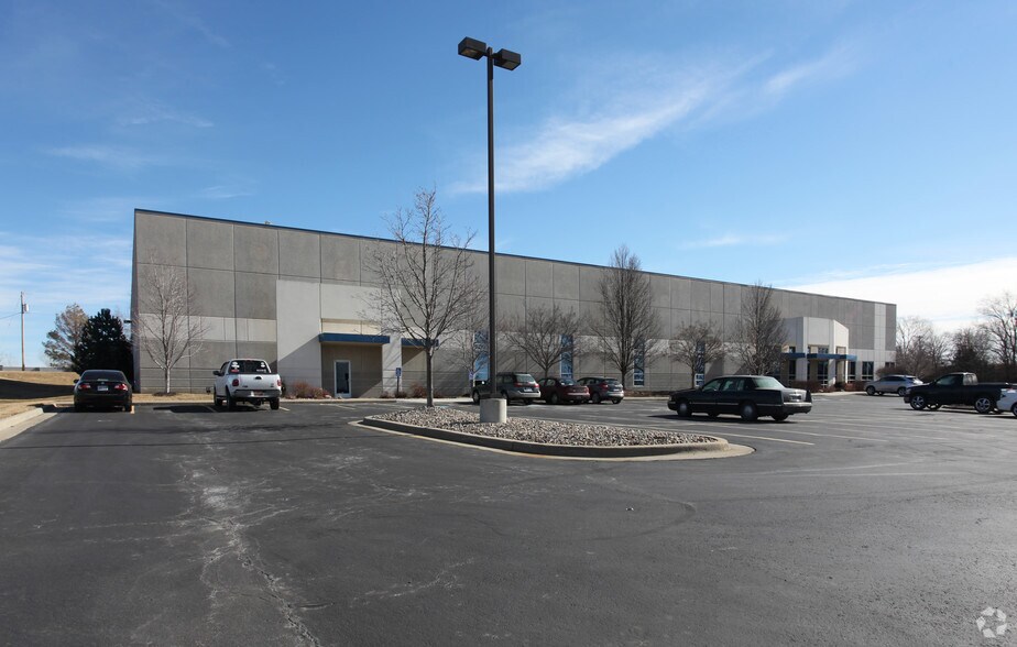 16151 Foster St, Overland Park, KS for sale - Building Photo - Image 2 of 7