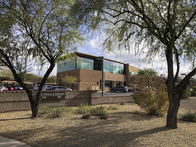 7010 E Acoma Dr, Scottsdale, AZ à louer - Photo du bâtiment - Image 1 de 14