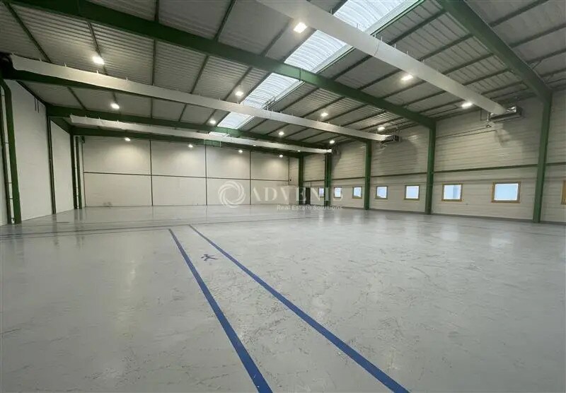 Flex in Le Mesnil-Amelot for lease Interior Photo- Image 1 of 9