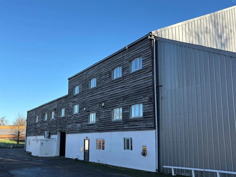 Mill Ln, Lopen à louer - Photo du bâtiment - Image 1 de 4