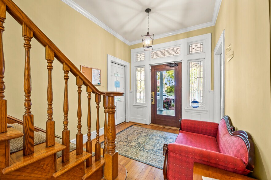 1066 W Fourth St, Winston-Salem, NC à vendre - Photo du bâtiment - Image 2 de 8