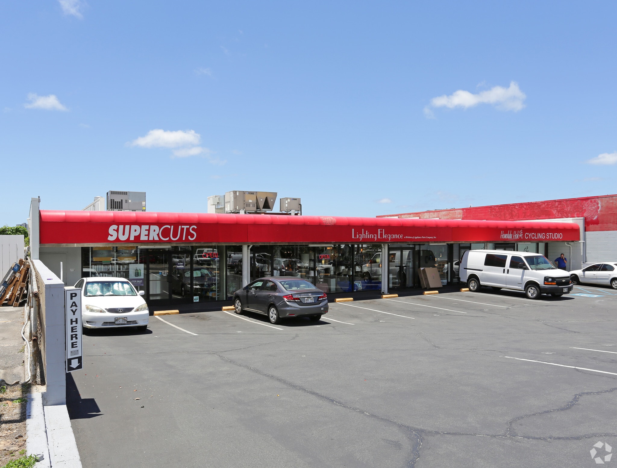 3057 Waialae Ave, Honolulu, HI for lease Primary Photo- Image 1 of 8