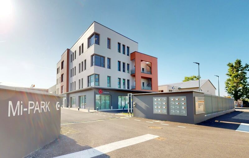 Office in Chassieu for sale - Building Photo - Image 1 of 8