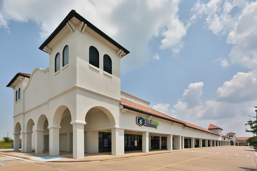 5800 N Interstate 35, Denton, TX à louer - Photo du bâtiment - Image 2 de 23