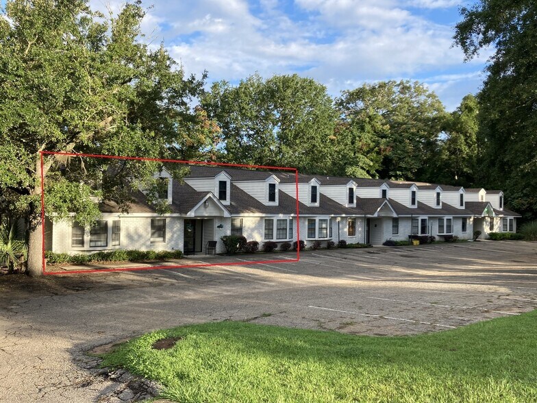 1344 Cross Creek Cir, Tallahassee, FL for lease - Building Photo - Image 1 of 7