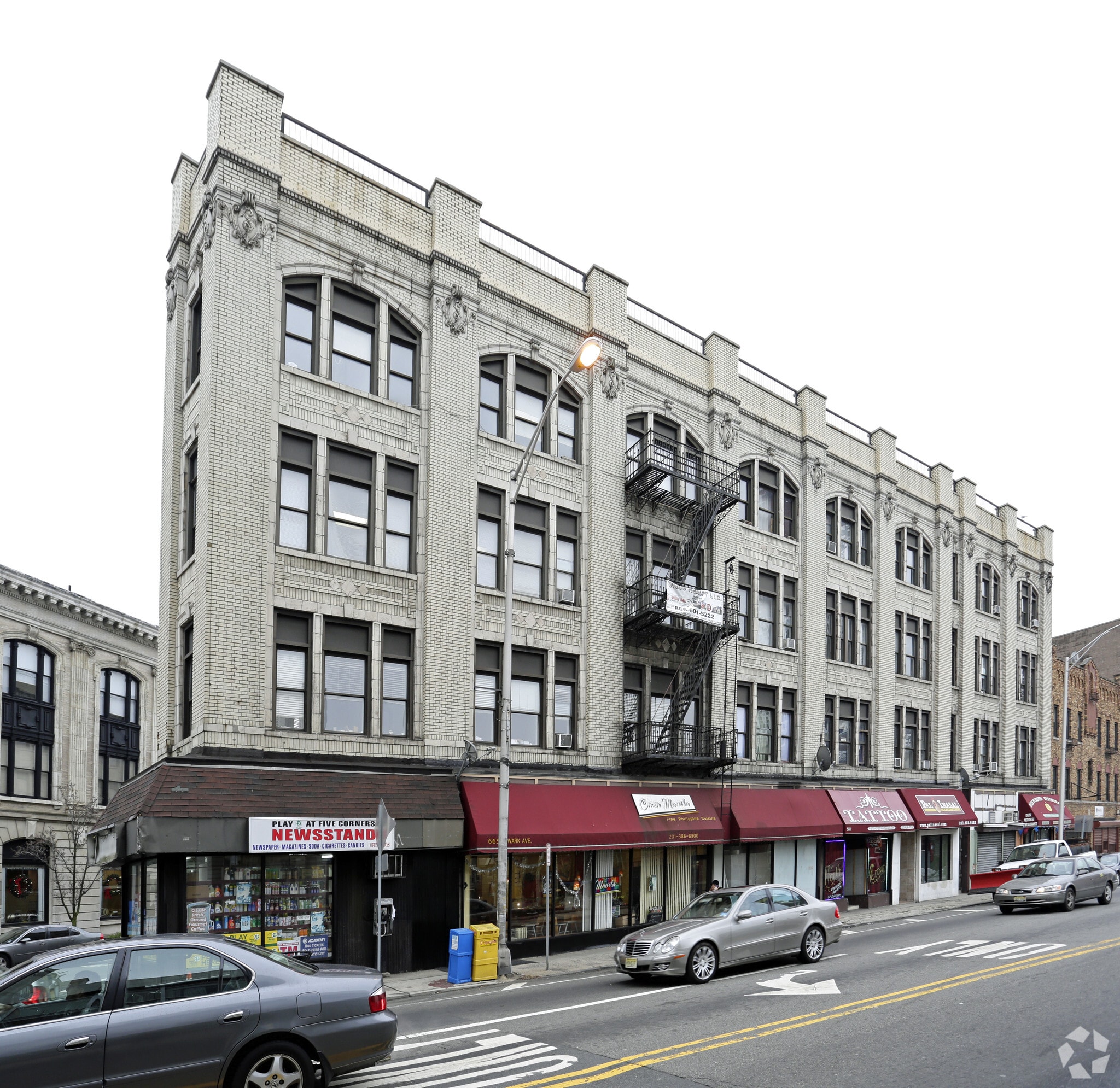 584-588 Summit Ave, Jersey City, NJ for lease Primary Photo- Image 1 of 7