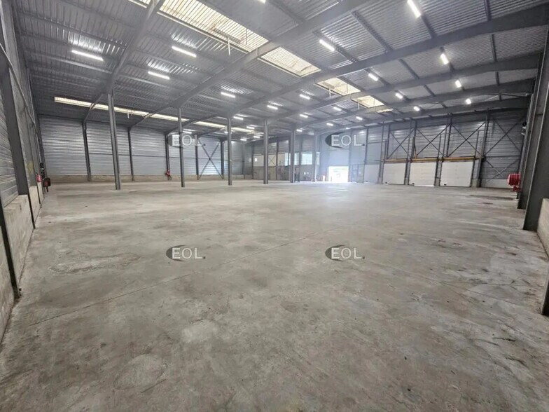 Industrial in Vitry-sur-Seine for lease - Building Photo - Image 2 of 17