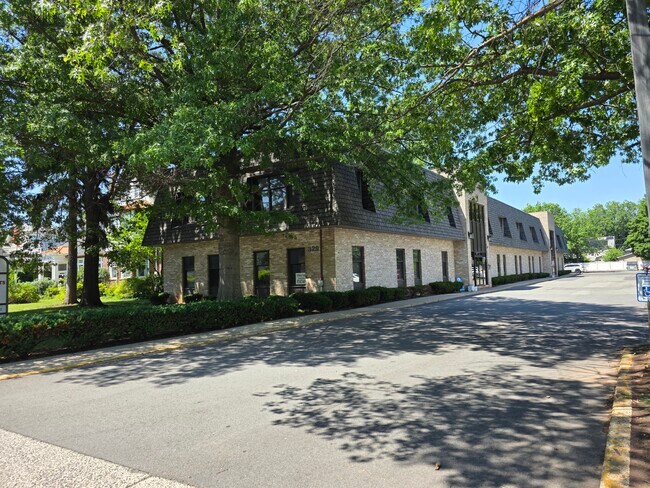 Plus de détails pour 329 Belleville Ave, Bloomfield, NJ - Bureau/Médical à louer